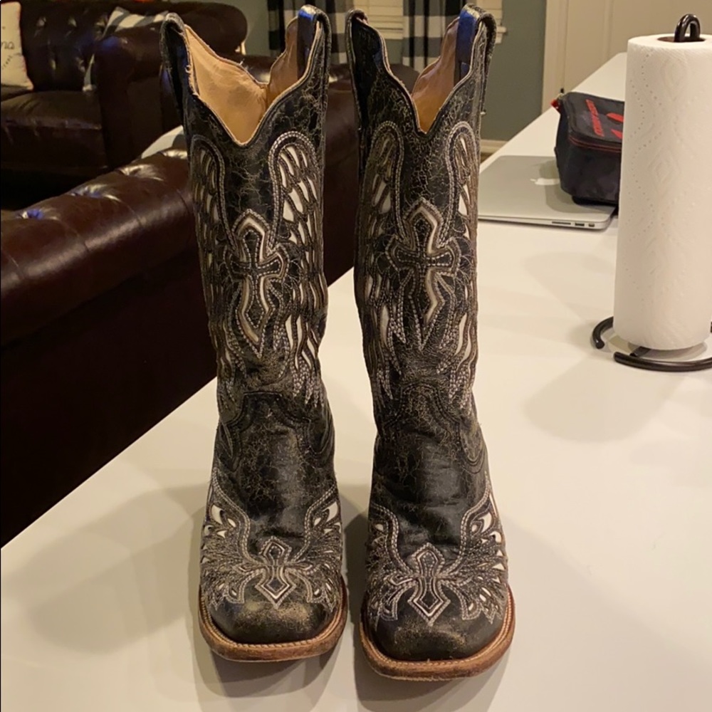 Coral “Vintage” boots